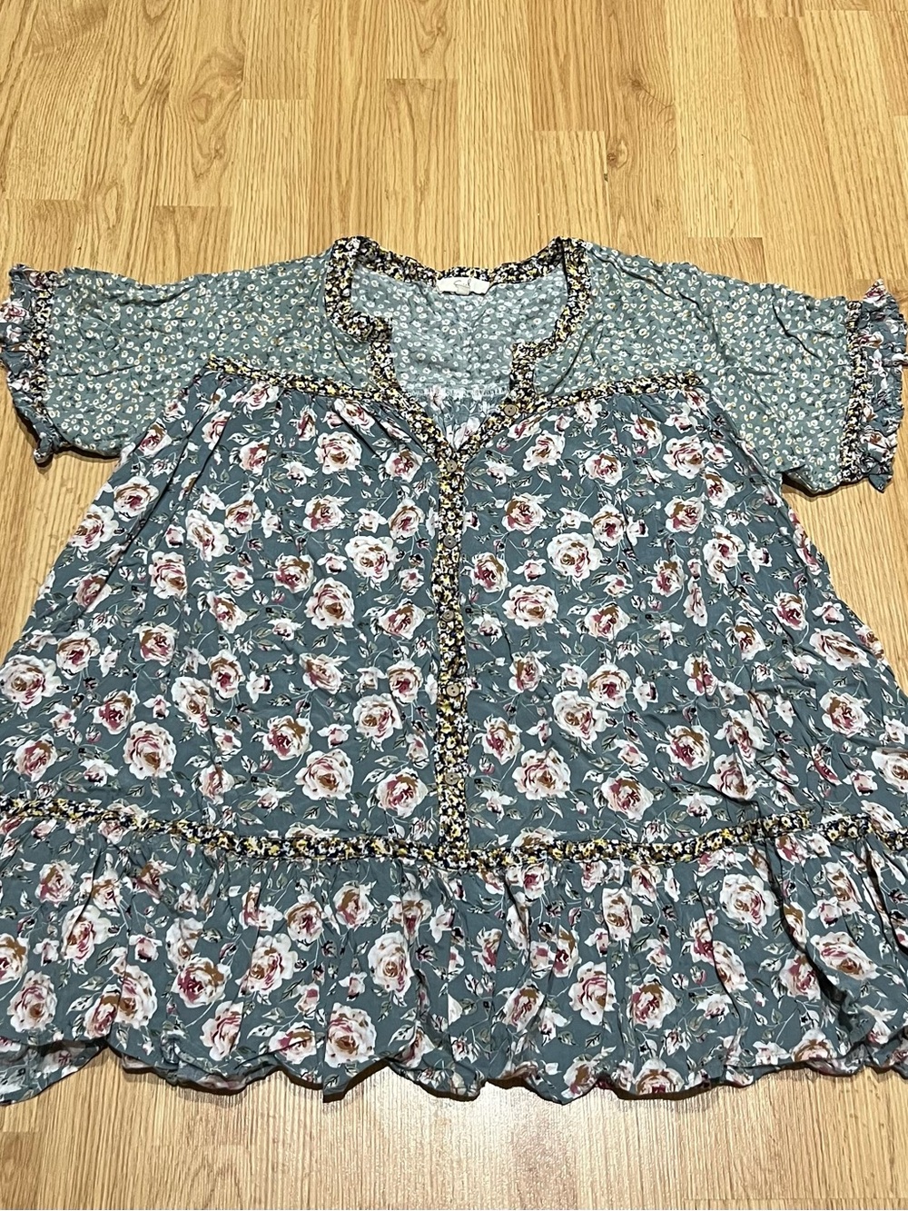 Floral Ruffle Flowy Boho Blouse: M